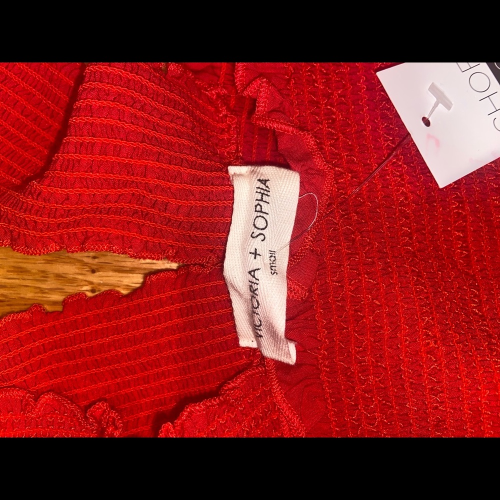 Red tank top - Picture 2 of 2